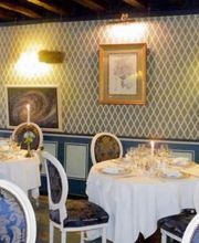 Relais De Poste Saint Jacques image 5