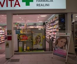 finestra-farmacia-amavita-realini