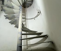 Spindeltreppe unten.JPG