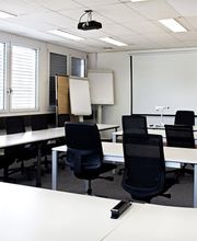 WISS Schulen für Wirtschaft Informatik Immobilien Bild 13