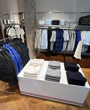 Tommy Hilfiger image 9