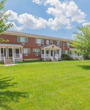 Concord Court Apartments image 9