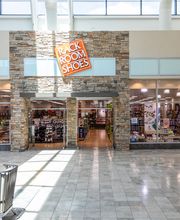 Exterior Shot of Store/Building (Wide Shot)