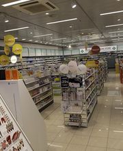 interieur-de-la-pharmacie-sun-store-etoy