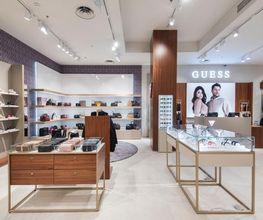 GUESS imagen 5