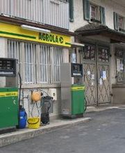 AGROLA Tankstelle in Ossingen, ZH - mit zwei Tanksäulen und drei Zapfhahnen