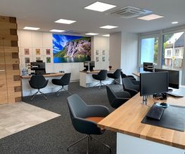 Büro NEU 2.JPG