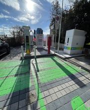 IPLANET Ricarica in sicurezza in modalità ultra fast per tutti i veicoli elettrici.