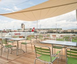 Sportsbar & Terrasse Bild 3