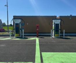 IPLANET Ricarica in sicurezza in modalità ultra fast per tutti i veicoli elettrici.