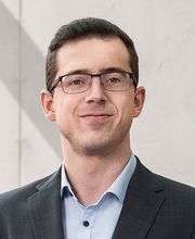 Dr. Hannes Reccius