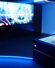 Showroom Gestaltung mit blauem Licht