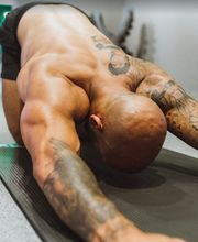 Stop wasting time and get serious about your goals.
Whether muscle building or strength endurance, the LicciardiBrothers are always at your side as a personal trainer to guide you through any challenge.