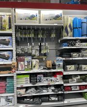 Zelte. Heringe und Isomatten finden Sie in der Camping Abteilung