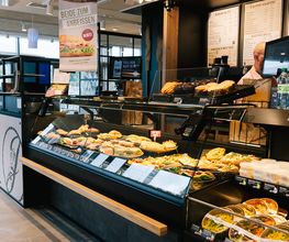 Junge Die Bäckerei. Bild 11