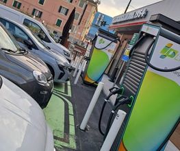 IPLANET Ricarica in sicurezza in modalità ultra fast per tutti i veicoli elettrici.