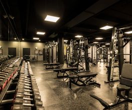 Fitness First Fürth - Hantel Training