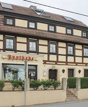Aussenansicht der Kronen-Apotheke Schönfeld