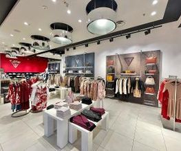 GUESS immagine 4