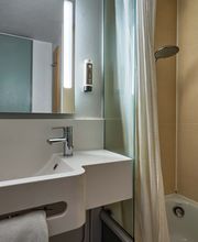 B&B HOTEL Cherbourg image 7