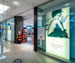 Douglas Berlin Ring-Center 2 Bild 1