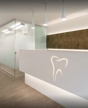 Dr. med. dent. Krähenbühl Michel Bild 1