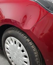 Vorher! Durch die professionelle Ausbesserung bleibt der Originallack bestehen. Eine zeit- und kostenintensive Neulackierung ist nicht erforderlich. Lassen Sie sich bei mir unverbindlich beraten.