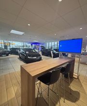 Škoda Poissy - Car Lovers image 8