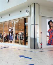 Tommy Hilfiger immagine 3