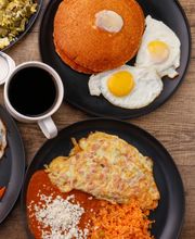 Bertha's Restaurant "El sabor de los Mochis" image 12