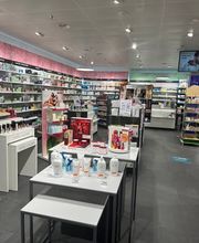 innenraum-amavita-apotheke-unterägeri