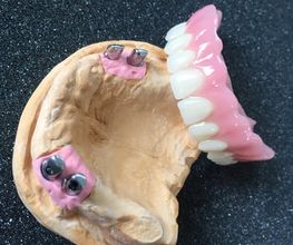 Dentaltechnik Oriwal Bild 1