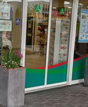 Aussenansicht der Arnika-Apotheke