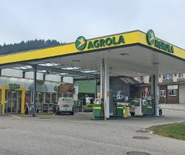 AGROLA Tankstelle in Kleindietwil an der Hauptstrasse gelegen. Komplett überdacht mit TopShop