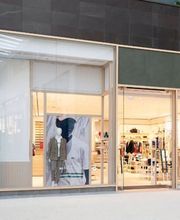 Lacoste Les Sables-d'Olonne - Vitrine extérieure