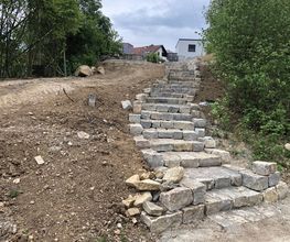 Treppe aus Kirchheimer Muschelkalk