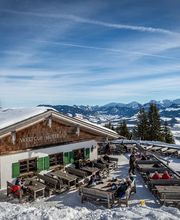 Weltcup-Hütte im Winter am Ofterschwanger Horn.