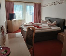 Doppelzimmer mit Balkon