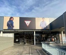 GUESS imagen 1