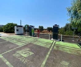 IPLANET Ricarica in sicurezza in modalità ultra fast per tutti i veicoli elettrici.
