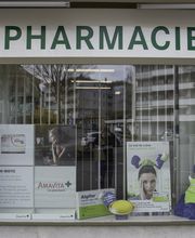 Amavita-Perraudettaz-devant-la-pharmacie