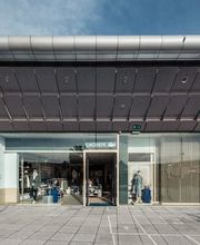 Boutique Lacoste Montpellier Odysseum_Vitrine extérieure