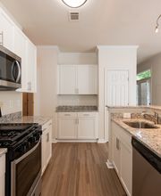Broadlands Apartments image 5