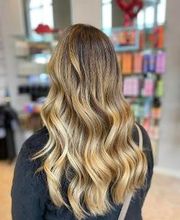 Designers Edge Hair Studio & Bella Vita Garden Spa image 9