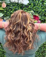 Fantastic Sams Cut & Color image 13