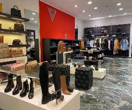 GUESS immagine 5