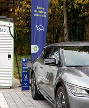 bp pulse Charging Station image 3