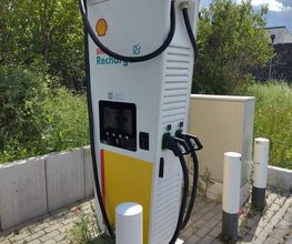 Shell Recharge Charging Station Bild 1