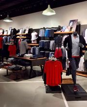 Nike Store Diagonal imagen 3