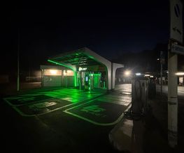 IPLANET Ricarica in sicurezza in modalità ultra fast per tutti i veicoli elettrici.